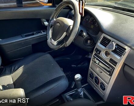 Красный ВАЗ Priora, объемом двигателя 1.6 л и пробегом 110 тыс. км за 2550 $, фото 6 на Automoto.ua