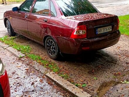 Красный ВАЗ Priora, объемом двигателя 1.6 л и пробегом 196 тыс. км за 1600 $, фото 1 на Automoto.ua