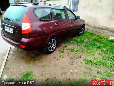 Красный ВАЗ Priora, объемом двигателя 1.6 л и пробегом 270 тыс. км за 1900 $, фото 1 на Automoto.ua