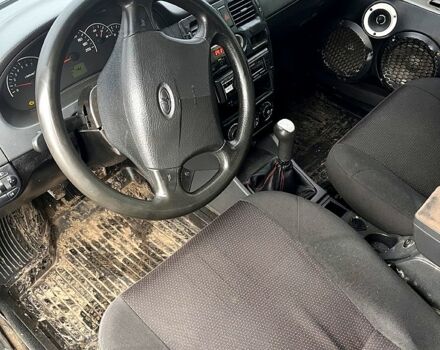 Серый ВАЗ Priora, объемом двигателя 1.6 л и пробегом 335 тыс. км за 1650 $, фото 6 на Automoto.ua