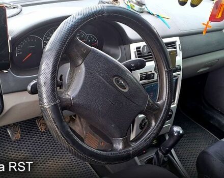 Сірий ВАЗ Priora, об'ємом двигуна 1.6 л та пробігом 204 тис. км за 1600 $, фото 3 на Automoto.ua