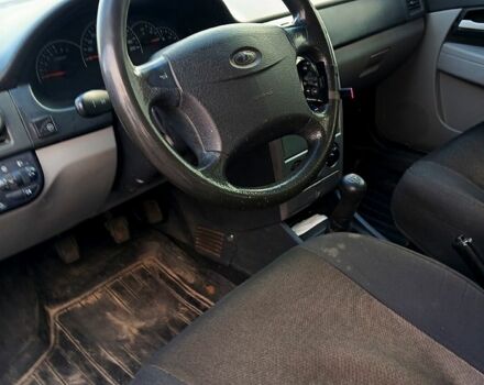 Сірий ВАЗ Priora, об'ємом двигуна 1.6 л та пробігом 221 тис. км за 2400 $, фото 4 на Automoto.ua