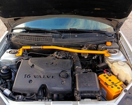 Сірий ВАЗ Priora, об'ємом двигуна 1.6 л та пробігом 221 тис. км за 2400 $, фото 1 на Automoto.ua