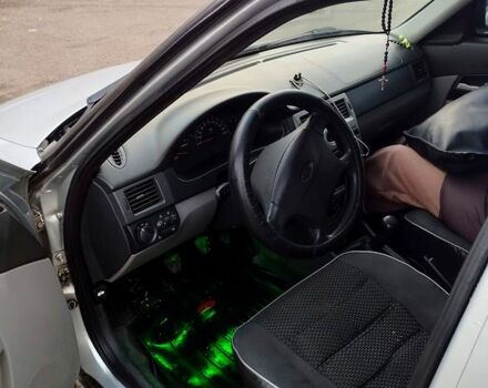 Сірий ВАЗ Priora, об'ємом двигуна 1.6 л та пробігом 124 тис. км за 3600 $, фото 5 на Automoto.ua