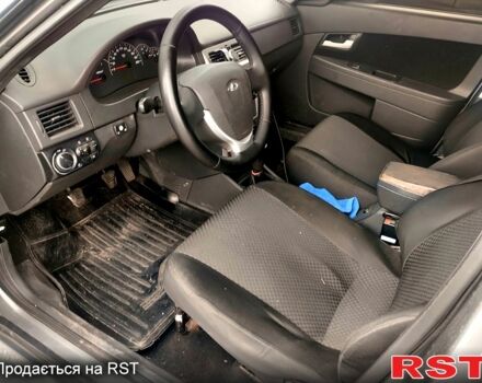 ВАЗ Priora 2013 в Киеве на Automoto.ua Серый ВАЗ Priora, объемом двигателя 1.6 л и пробегом 180 тыс. км за 3850 $, фото 4 на Automoto.ua