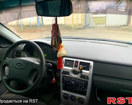 Серый ВАЗ Priora, объемом двигателя 1.6 л и пробегом 330 тыс. км за 1900 $, фото 6 на Automoto.ua