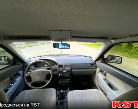 Серый ВАЗ Priora, объемом двигателя 1.6 л и пробегом 300 тыс. км за 2180 $, фото 5 на Automoto.ua