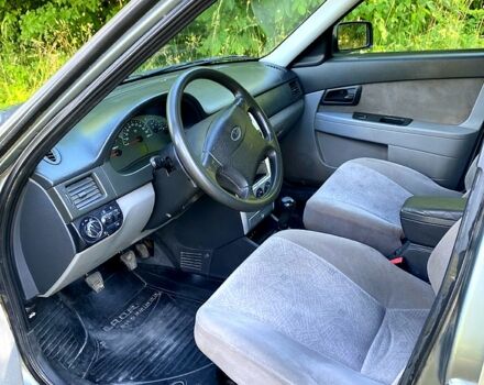 Серый ВАЗ Priora, объемом двигателя 1.6 л и пробегом 182 тыс. км за 2700 $, фото 5 на Automoto.ua
