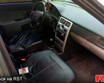 Серый ВАЗ Priora, объемом двигателя 1.6 л и пробегом 250 тыс. км за 2350 $, фото 3 на Automoto.ua