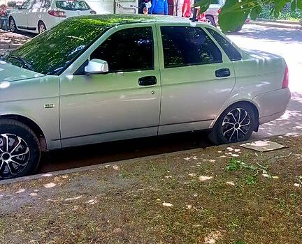 Серый ВАЗ Priora, объемом двигателя 1.6 л и пробегом 284 тыс. км за 2050 $, фото 5 на Automoto.ua