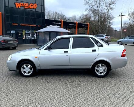 Серый ВАЗ Priora, объемом двигателя 1.6 л и пробегом 200 тыс. км за 3000 $, фото 1 на Automoto.ua