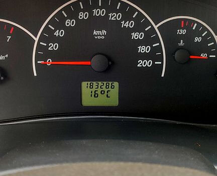 Сірий ВАЗ Priora, об'ємом двигуна 1.6 л та пробігом 183 тис. км за 2500 $, фото 9 на Automoto.ua