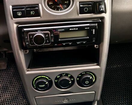 Серый ВАЗ Priora, объемом двигателя 1.6 л и пробегом 182 тыс. км за 2499 $, фото 9 на Automoto.ua