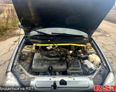 Серый ВАЗ Priora, объемом двигателя 1.6 л и пробегом 250 тыс. км за 2000 $, фото 7 на Automoto.ua