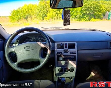 Сірий ВАЗ Priora, об'ємом двигуна 1.6 л та пробігом 150 тис. км за 2150 $, фото 1 на Automoto.ua