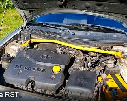 Сірий ВАЗ Priora, об'ємом двигуна 1.6 л та пробігом 150 тис. км за 2150 $, фото 5 на Automoto.ua