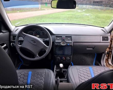 Серый ВАЗ Priora, объемом двигателя 1.6 л и пробегом 200 тыс. км за 2300 $, фото 8 на Automoto.ua
