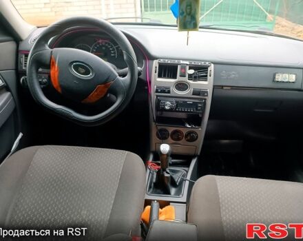 Серый ВАЗ Priora, объемом двигателя 1.6 л и пробегом 330 тыс. км за 1950 $, фото 7 на Automoto.ua