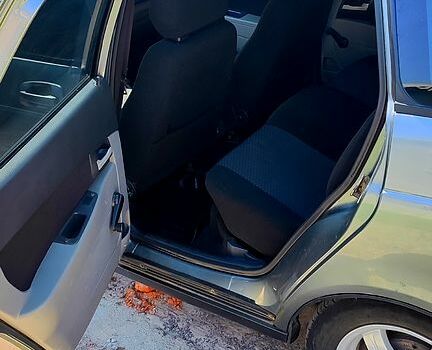 Серый ВАЗ Priora, объемом двигателя 1.6 л и пробегом 105 тыс. км за 2700 $, фото 2 на Automoto.ua