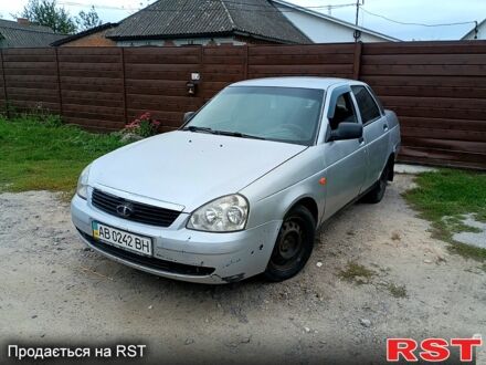 Серый ВАЗ Priora, объемом двигателя 1.6 л и пробегом 300 тыс. км за 1100 $, фото 1 на Automoto.ua