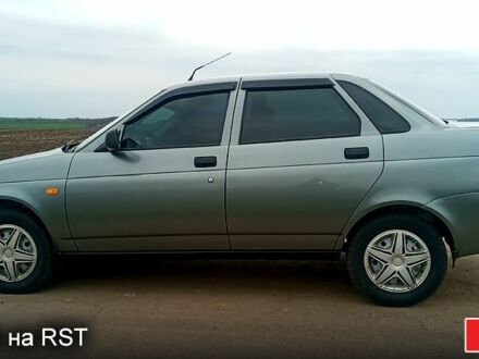Серый ВАЗ Priora, объемом двигателя 1.6 л и пробегом 148 тыс. км за 3300 $, фото 1 на Automoto.ua