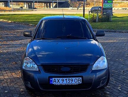 ВАЗ Priora 2013 в Карловке на Automoto.ua Серый ВАЗ Priora, объемом двигателя 1.6 л и пробегом 225 тыс. км за 3700 $, фото 1 на Automoto.ua