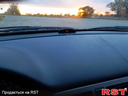 Синий ВАЗ Priora, объемом двигателя 1.6 л и пробегом 180 тыс. км за 3200 $, фото 1 на Automoto.ua