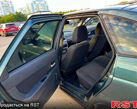 Зелений ВАЗ Priora, об'ємом двигуна 1.6 л та пробігом 210 тис. км за 3000 $, фото 6 на Automoto.ua