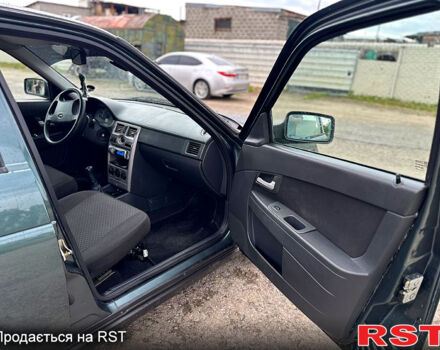 Зелений ВАЗ Priora, об'ємом двигуна 1.6 л та пробігом 125 тис. км за 3199 $, фото 10 на Automoto.ua