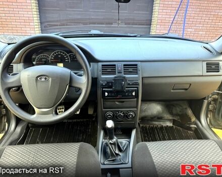 Зеленый ВАЗ Priora, объемом двигателя 1.6 л и пробегом 103 тыс. км за 4700 $, фото 7 на Automoto.ua