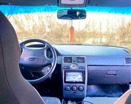 Зелений ВАЗ Priora, об'ємом двигуна 1.6 л та пробігом 228 тис. км за 2600 $, фото 4 на Automoto.ua