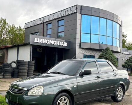 Зелений ВАЗ Priora, об'ємом двигуна 1.6 л та пробігом 327 тис. км за 3800 $, фото 1 на Automoto.ua