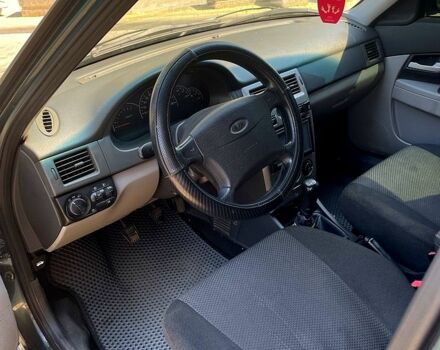 Зеленый ВАЗ Priora, объемом двигателя 1.6 л и пробегом 195 тыс. км за 3600 $, фото 2 на Automoto.ua