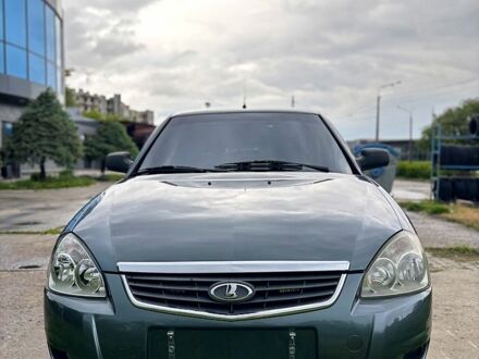 Зелений ВАЗ Priora, об'ємом двигуна 1.6 л та пробігом 327 тис. км за 3800 $, фото 1 на Automoto.ua