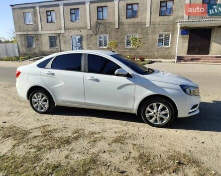 Белый ВАЗ Веста, объемом двигателя 1.6 л и пробегом 50 тыс. км за 9000 $, фото 2 на Automoto.ua