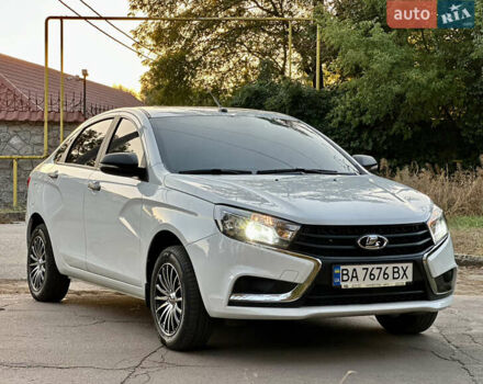 Білий ВАЗ Веста, об'ємом двигуна 1.6 л та пробігом 22 тис. км за 8850 $, фото 1 на Automoto.ua