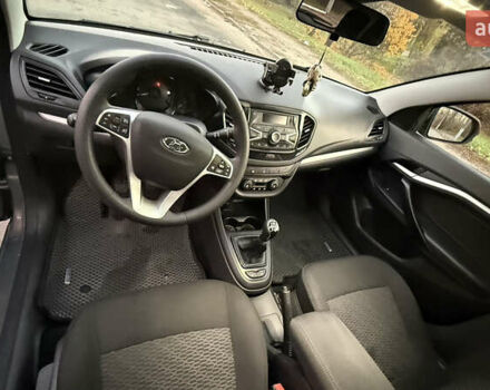 Сірий ВАЗ Веста, об'ємом двигуна 1.6 л та пробігом 42 тис. км за 9800 $, фото 7 на Automoto.ua