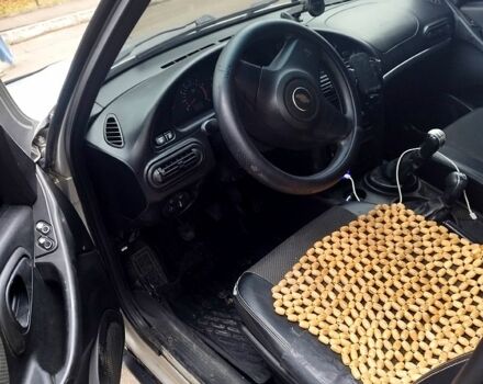 Серый ВАЗ Niva, объемом двигателя 1.7 л и пробегом 302 тыс. км за 4500 $, фото 4 на Automoto.ua