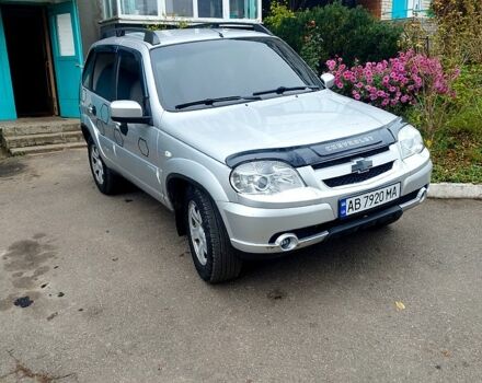 Серый ВАЗ Niva, объемом двигателя 1.7 л и пробегом 302 тыс. км за 4500 $, фото 2 на Automoto.ua