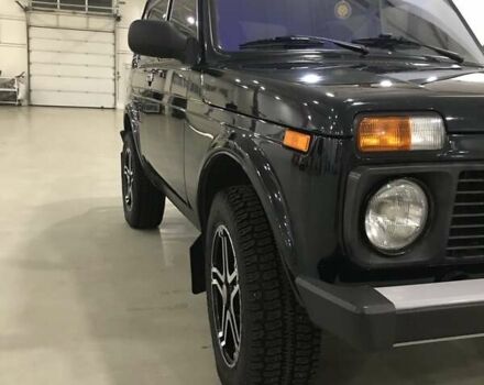 Зеленый ВАЗ Niva, объемом двигателя 1.7 л и пробегом 42 тыс. км за 8700 $, фото 3 на Automoto.ua