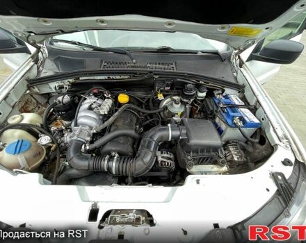 Білий ВАЗ Niva Travel, об'ємом двигуна 1.7 л та пробігом 94 тис. км за 6000 $, фото 12 на Automoto.ua