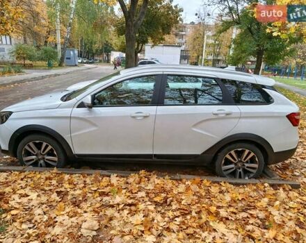 Белый ВАЗ Vesta Cross, объемом двигателя 1.8 л и пробегом 24 тыс. км за 9000 $, фото 1 на Automoto.ua