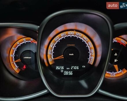 Белый ВАЗ Vesta Cross, объемом двигателя 1.8 л и пробегом 35 тыс. км за 7900 $, фото 2 на Automoto.ua