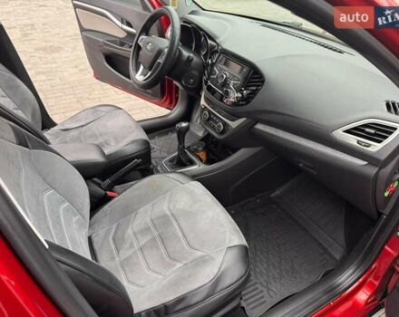 Красный ВАЗ Vesta Cross, объемом двигателя 1.6 л и пробегом 65 тыс. км за 11000 $, фото 15 на Automoto.ua