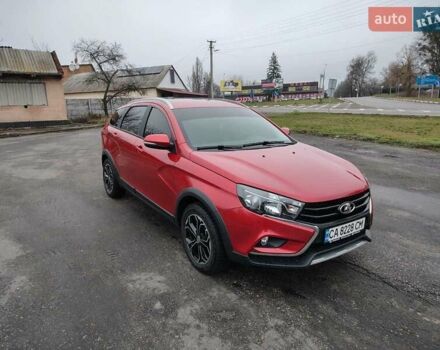 Красный ВАЗ Vesta Cross, объемом двигателя 1.77 л и пробегом 10 тыс. км за 11000 $, фото 1 на Automoto.ua