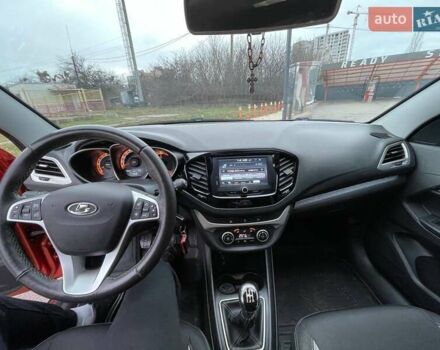 Оранжевый ВАЗ Vesta Cross, объемом двигателя 1.77 л и пробегом 45 тыс. км за 12500 $, фото 13 на Automoto.ua