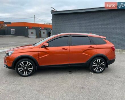 Оранжевый ВАЗ Vesta Cross, объемом двигателя 1.77 л и пробегом 45 тыс. км за 12500 $, фото 4 на Automoto.ua