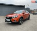 Оранжевый ВАЗ Vesta Cross, объемом двигателя 1.77 л и пробегом 45 тыс. км за 12500 $, фото 2 на Automoto.ua