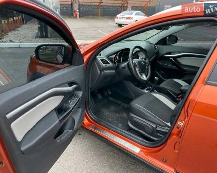 Оранжевый ВАЗ Vesta Cross, объемом двигателя 1.77 л и пробегом 45 тыс. км за 12500 $, фото 11 на Automoto.ua