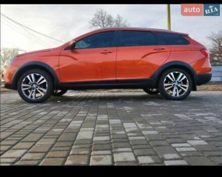 Оранжевый ВАЗ Vesta Cross, объемом двигателя 1.77 л и пробегом 45 тыс. км за 12500 $, фото 9 на Automoto.ua